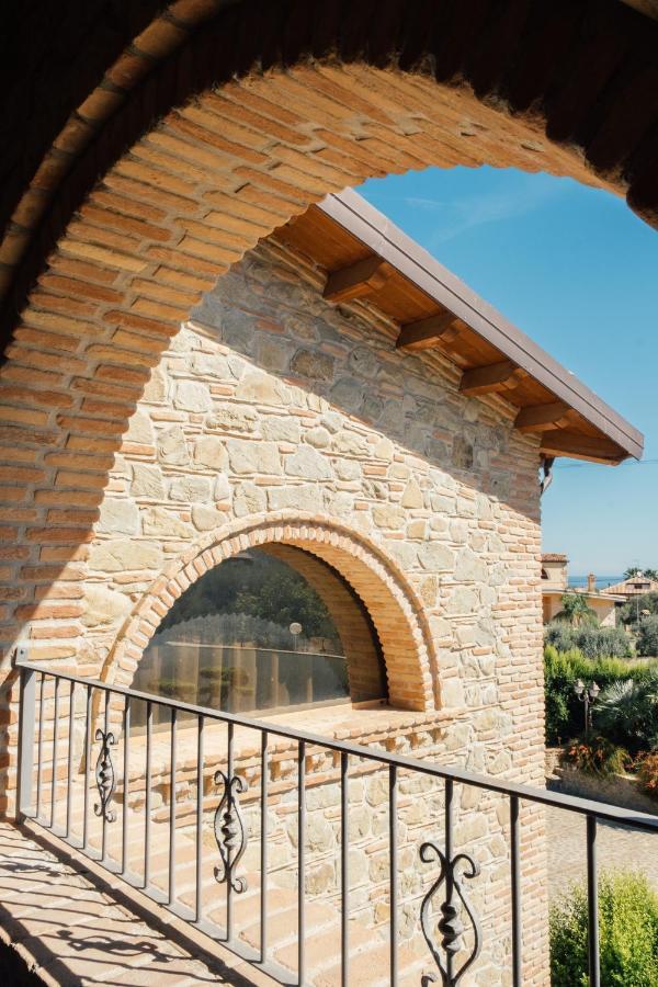 Tenuta Un Posto Al Sole Luxury B&B Rossano Stazione 外观 照片