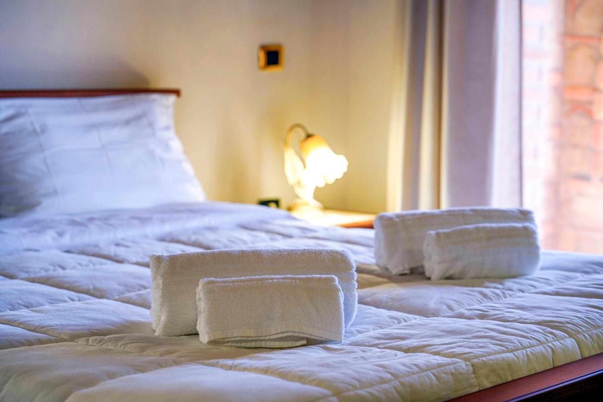 Tenuta Un Posto Al Sole Luxury B&B Rossano Stazione 外观 照片