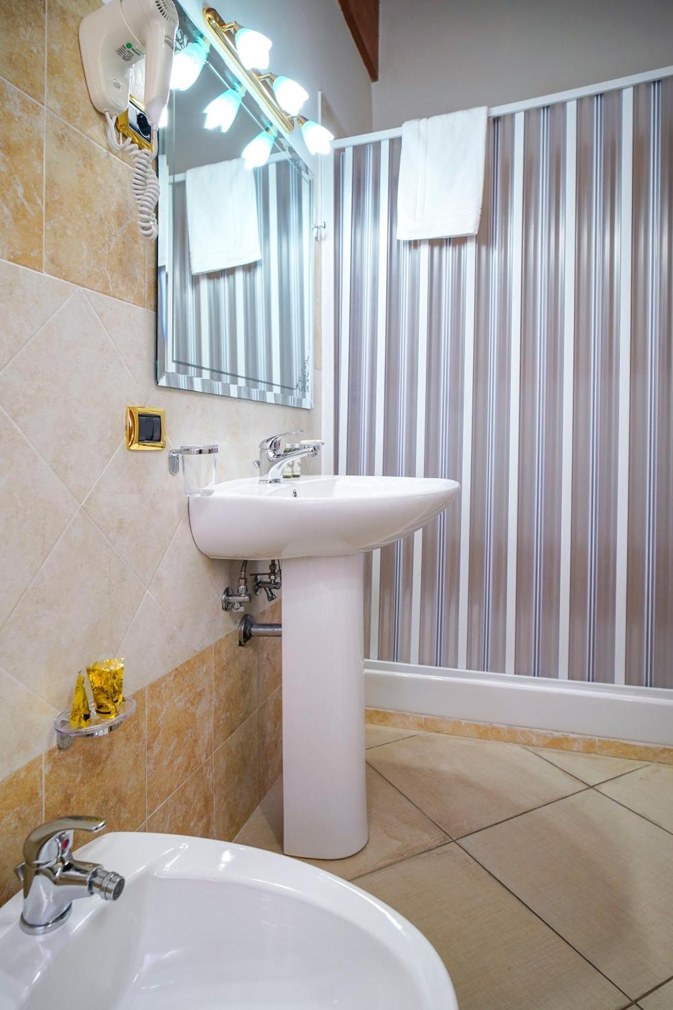 Tenuta Un Posto Al Sole Luxury B&B Rossano Stazione 外观 照片