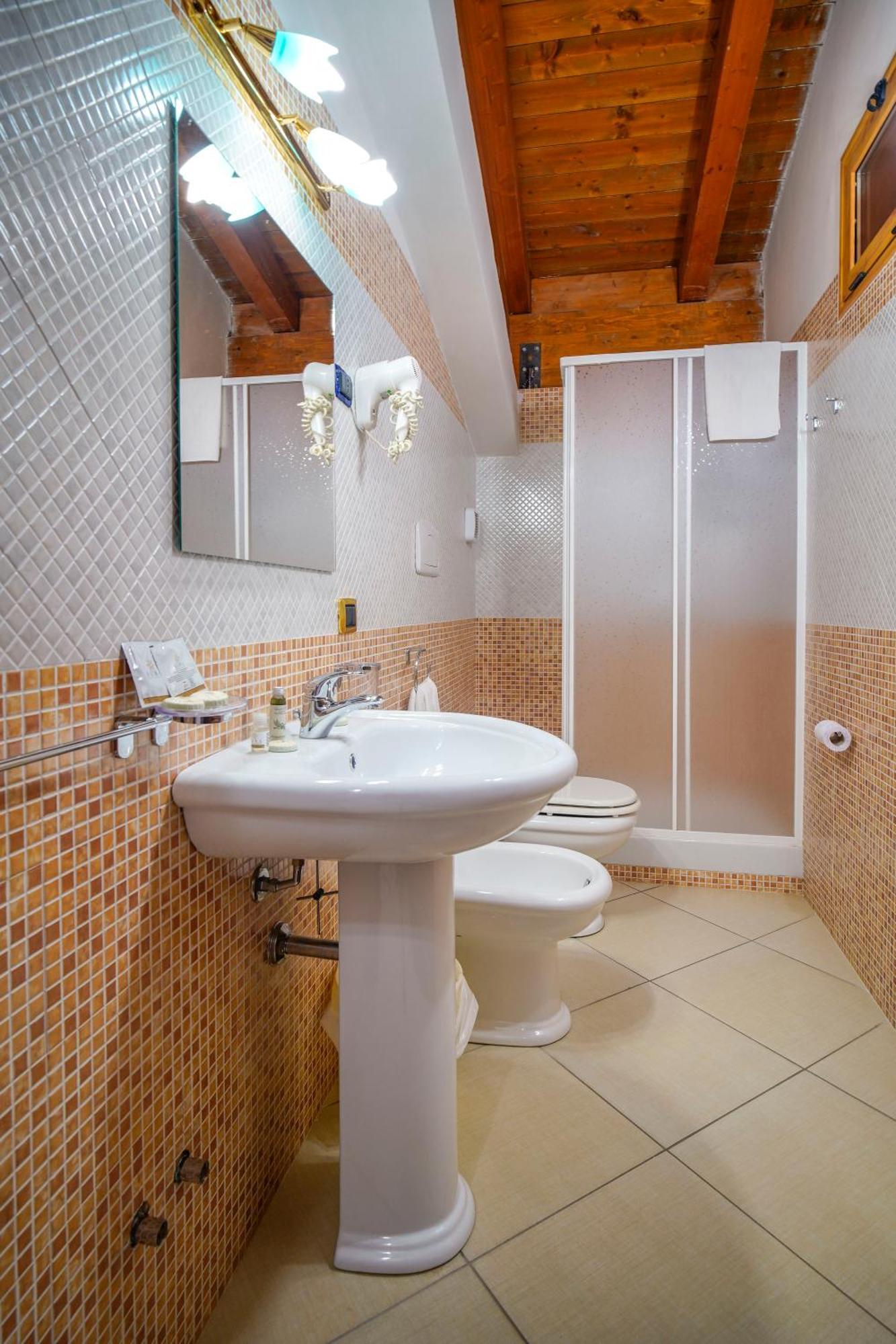 Tenuta Un Posto Al Sole Luxury B&B Rossano Stazione 外观 照片